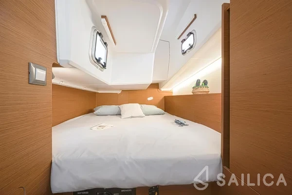 Sun Odyssey 380 - Yacht Charter Sailica