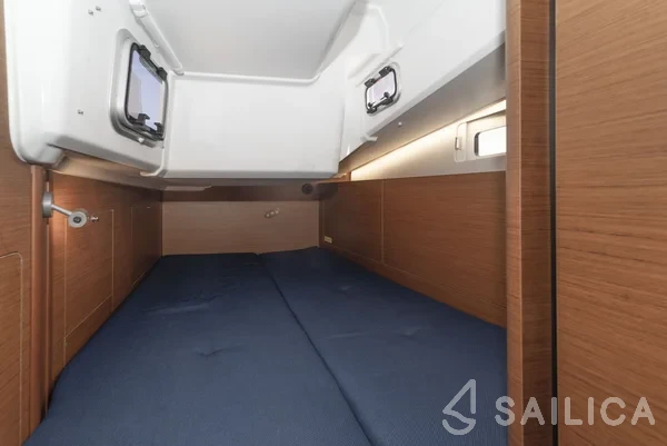 Sun Odyssey 410 - Yacht Charter Sailica