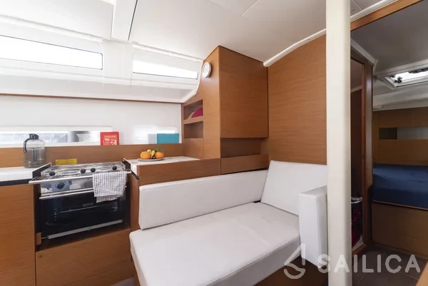 Sun Odyssey 410 - Yacht Charter Sailica