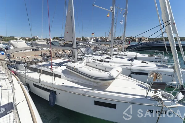 Sun Odyssey 410 - Yacht Charter Sailica