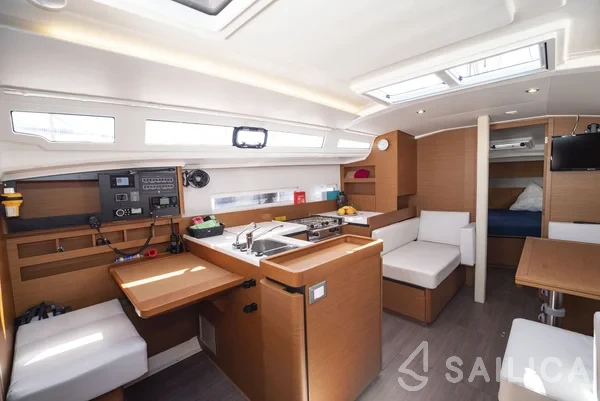 Sun Odyssey 410 - Yacht Charter Sailica
