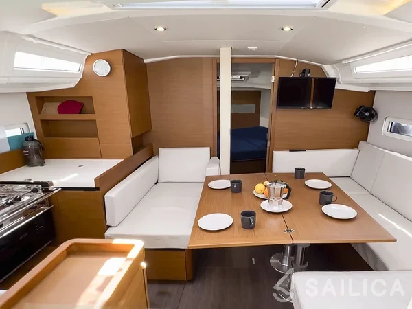 Sun Odyssey 410 - Yacht Charter Sailica
