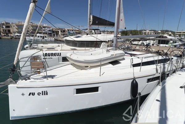Sun Odyssey 410 - Yacht Charter Sailica