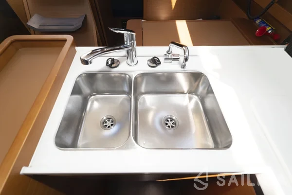 Sun Odyssey 410 - Yacht Charter Sailica