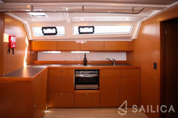 Bavaria 46 Cruiser - Yacht Charter Sailica