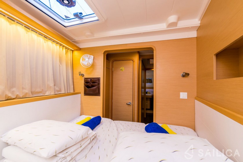 Lagoon 400 S2 - Yacht Charter Sailica