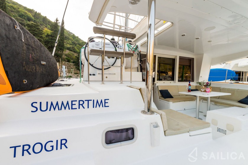 Lagoon 400 S2 - Yacht Charter Sailica