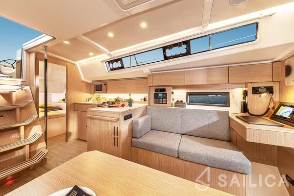 Bavaria C42 - Yacht Charter Sailica