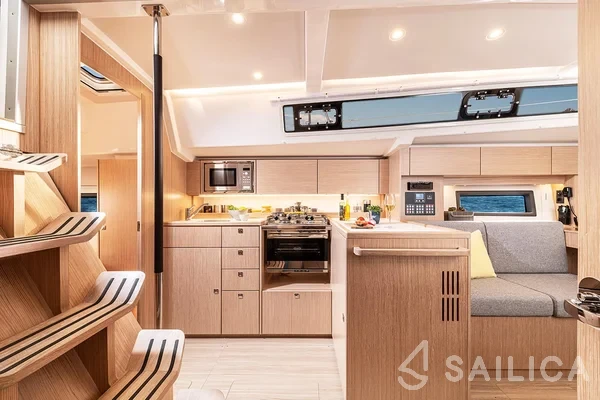 Bavaria C42 - Yacht Charter Sailica