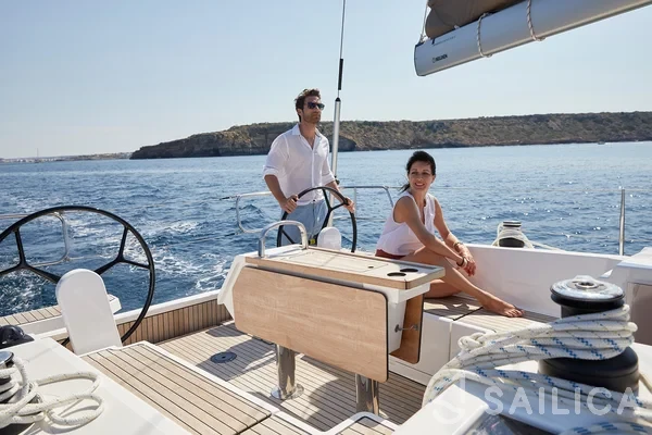Bavaria C42 - Yacht Charter Sailica