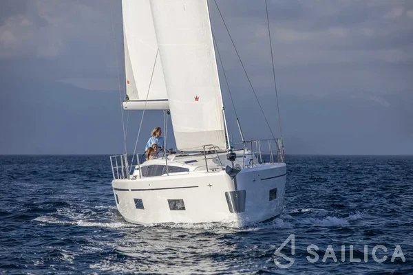 Bavaria C42 - Yacht Charter Sailica