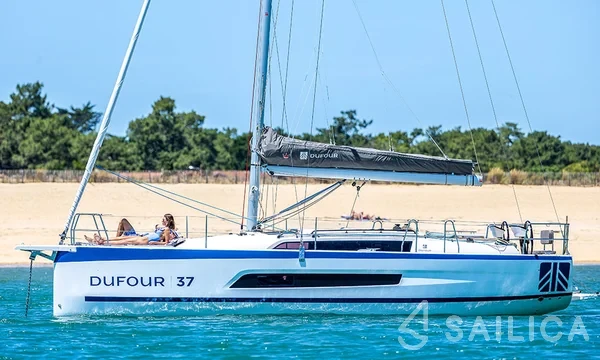 Dufour 37 - Yacht Charter Sailica