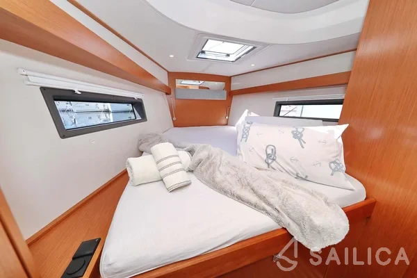 Bavaria C42 - Yacht Charter Sailica