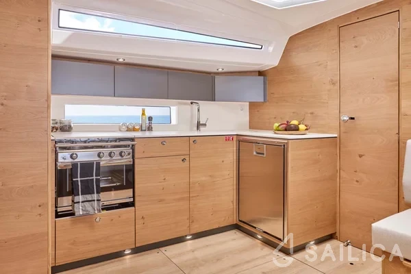 Elan Impression 43 - Yacht Charter Sailica