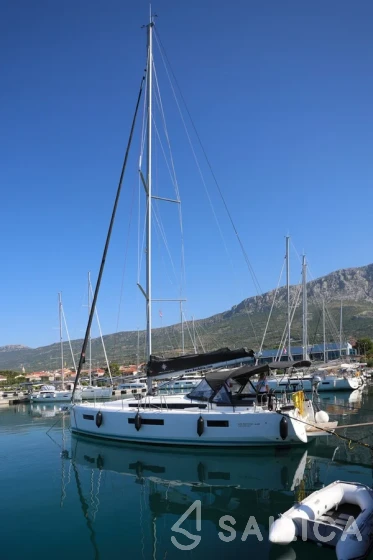 Sun Odyssey 440 - Yacht Charter Sailica