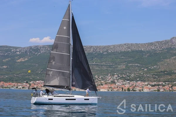 Sun Odyssey 440 - Yacht Charter Sailica