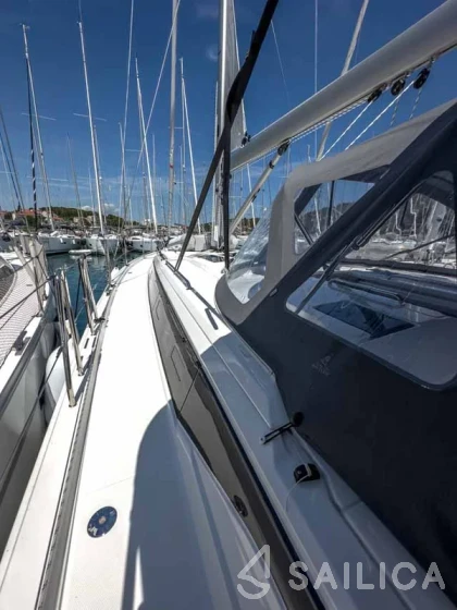 Bavaria 46 Cruiser - Yacht Charter Sailica