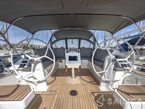 Bavaria C42 - Yacht Charter Sailica