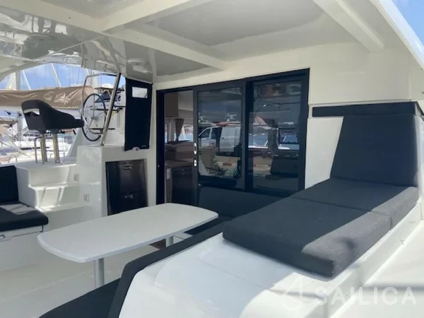 Lagoon 42 - Yacht Charter Sailica