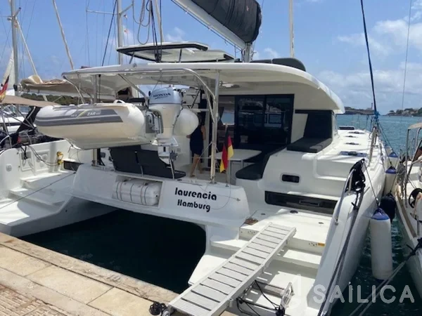 Lagoon 42 - Yacht Charter Sailica