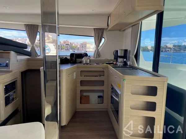Lagoon 42 - Yacht Charter Sailica