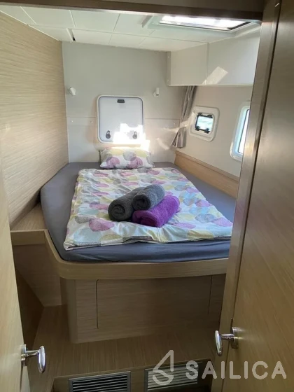 Lagoon 42 - Yacht Charter Sailica