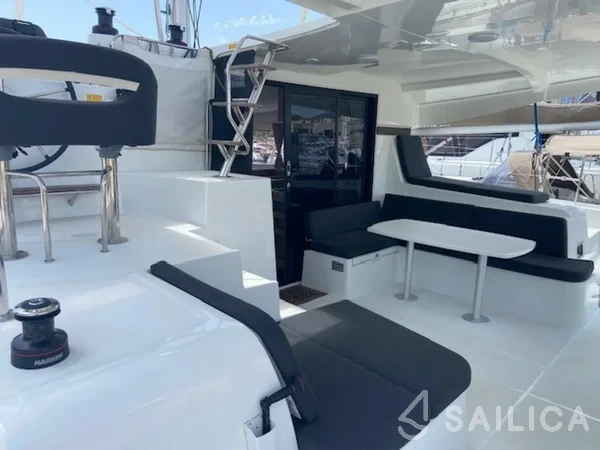 Lagoon 42 - Yacht Charter Sailica
