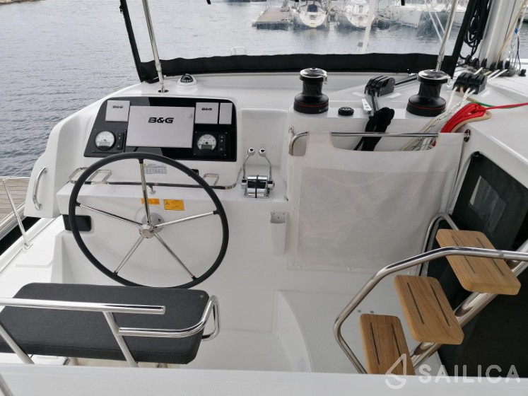 Lagoon 42 - Yacht Charter Sailica