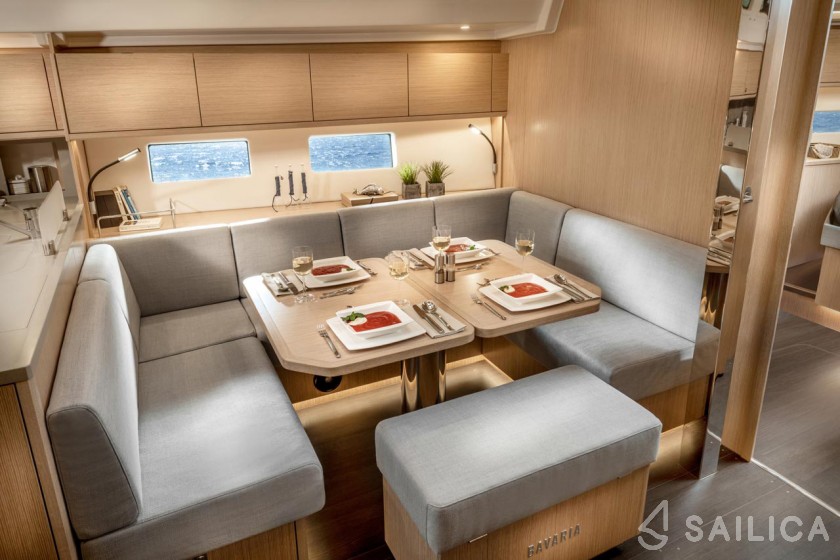 Bavaria C50 Style - 3 + 1 cab. - Yacht Charter Sailica