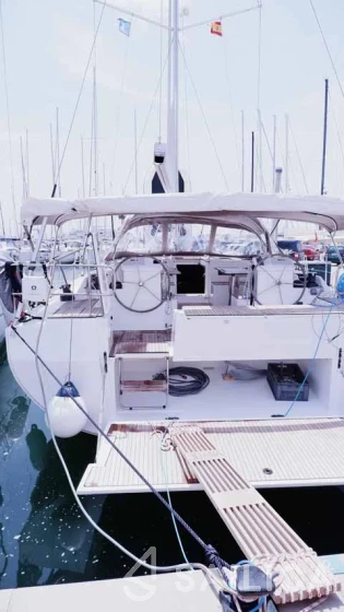 Bavaria C50 Style - 3 + 1 cab. - Yacht Charter Sailica