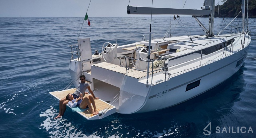 Bavaria C50 Style - 3 + 1 cab. - Yacht Charter Sailica