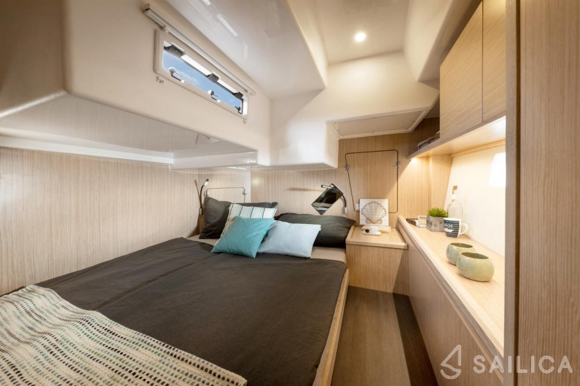Bavaria C50 Style - 3 + 1 cab. - Yacht Charter Sailica