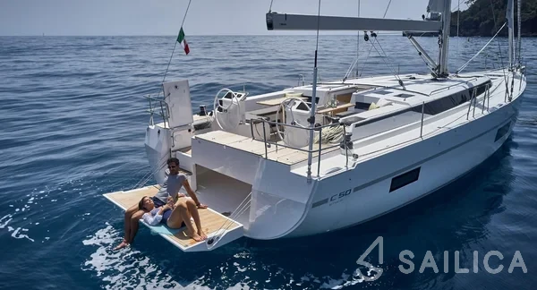 Bavaria C50 Style - 3 + 1 cab. - Yacht Charter Sailica