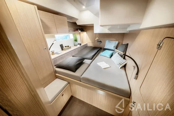 Bavaria C50 Style - 3 + 1 cab. - Yacht Charter Sailica