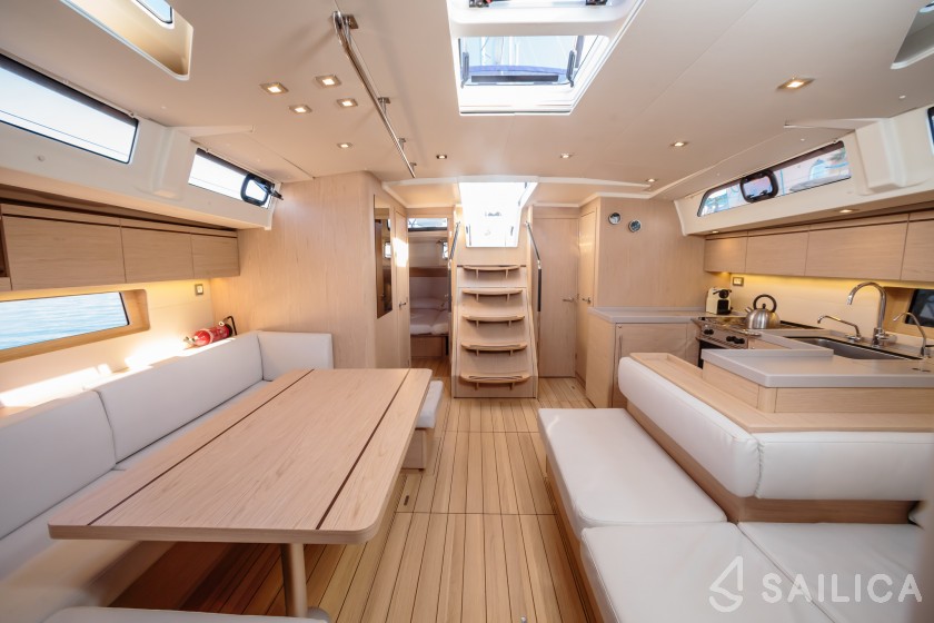 Oceanis 51.1 - Yacht Charter Sailica
