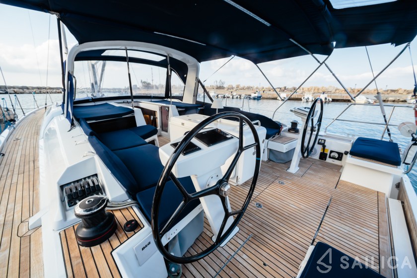 Oceanis 51.1 - Yacht Charter Sailica