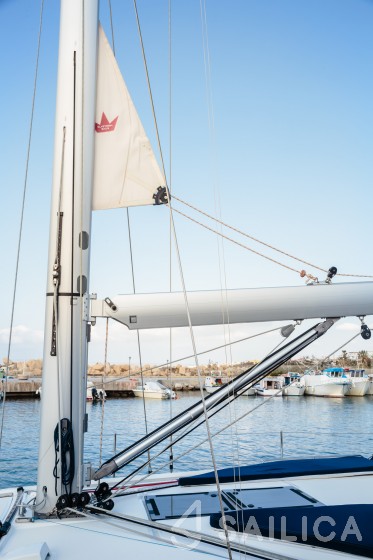 Oceanis 51.1 - Yacht Charter Sailica