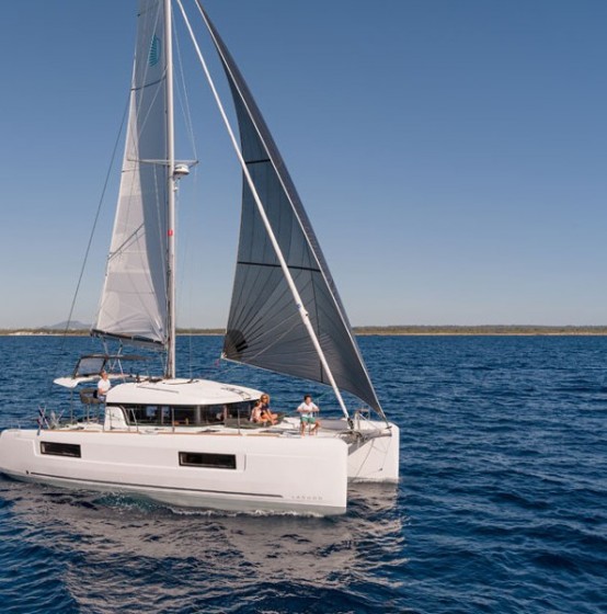 Lagoon 40 - Yacht Charter Sailica
