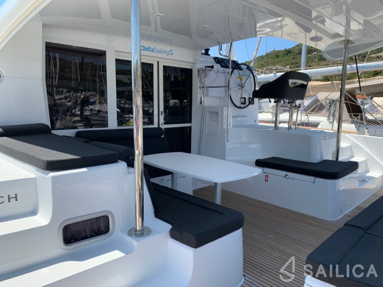 Lagoon 40 - Yacht Charter Sailica
