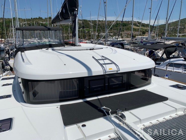 Lagoon 40 - Yacht Charter Sailica