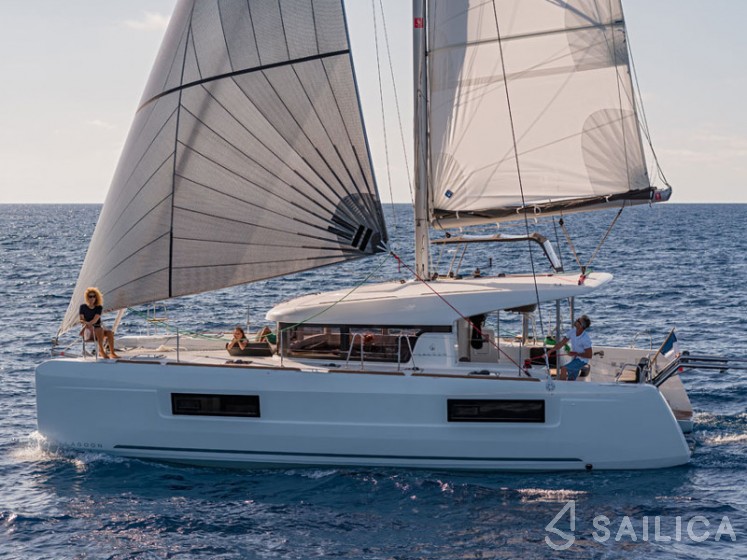 Lagoon 40 - Yacht Charter Sailica