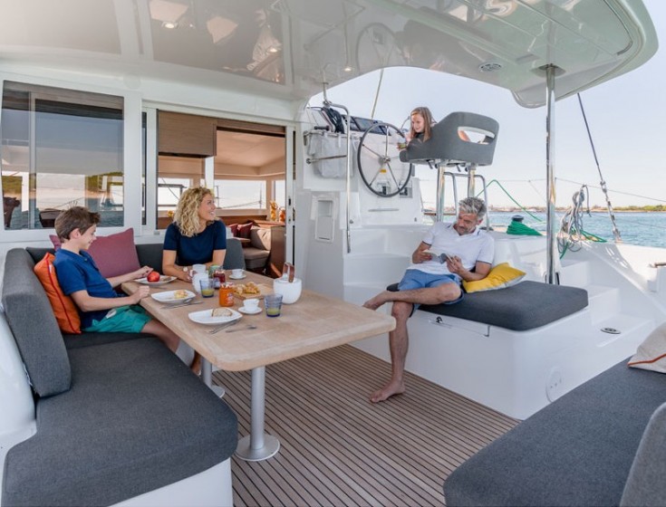 Lagoon 40 - Yacht Charter Sailica