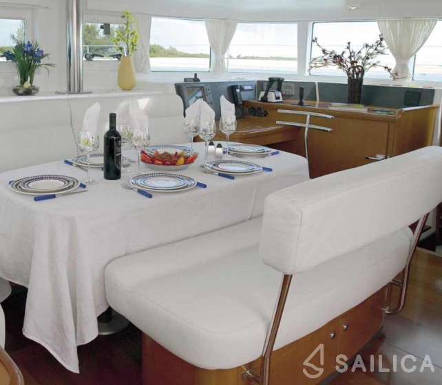 Lagoon 440 - Yacht Charter Sailica