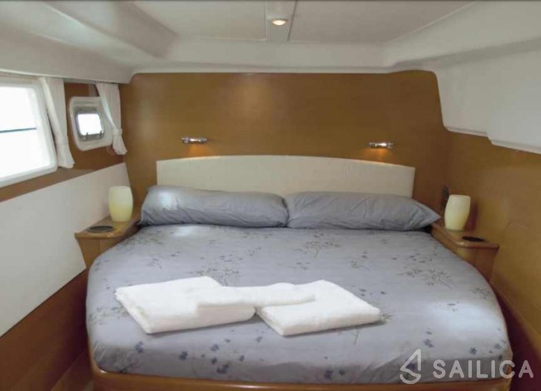 Lagoon 440 - Yacht Charter Sailica