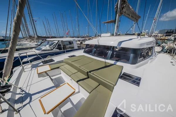 Bali Catspace - Yacht Charter Sailica