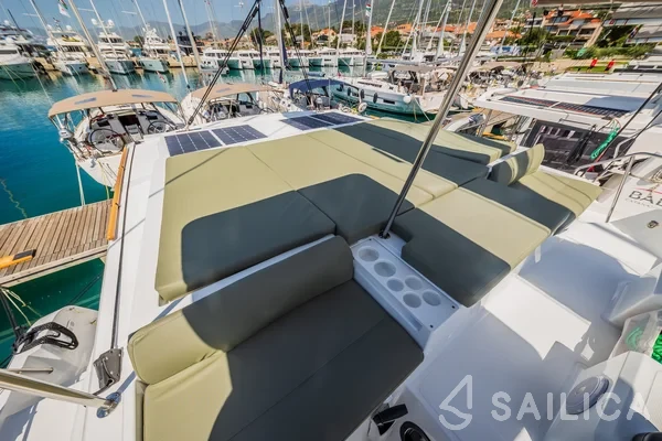 Bali Catspace - Yacht Charter Sailica