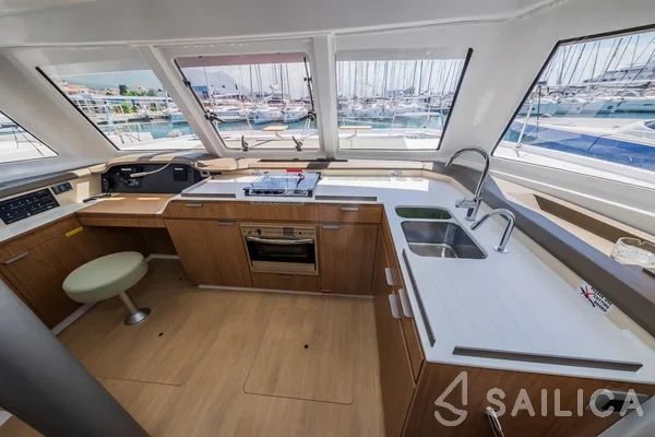 Bali Catspace - Yacht Charter Sailica