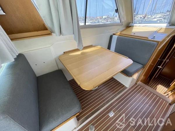 Adria 1002 Vektor - Yacht Charter Sailica