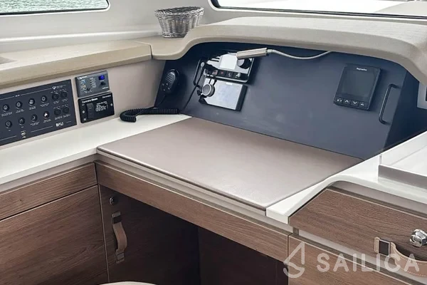 Bali Catspace - Yacht Charter Sailica