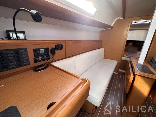 Sun Odyssey 33i - Yacht Charter Sailica